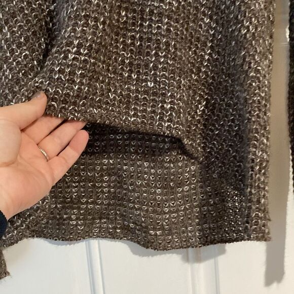 American Eagle Brown Peek a boo shoulder V neck sweater size Small - Picture 5 of 7